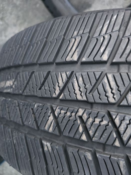 Anvelope iarna 225 40 19