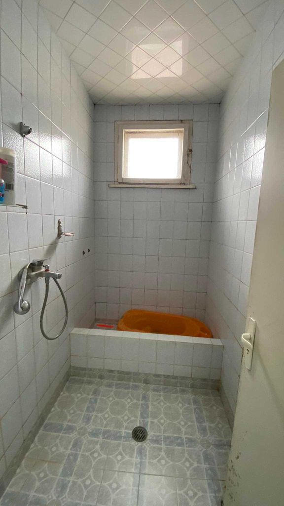 Продава се Четиристаен апартамент в Търговище, Център - 114 кв.м за 984 €/кв.м - Снимка #7