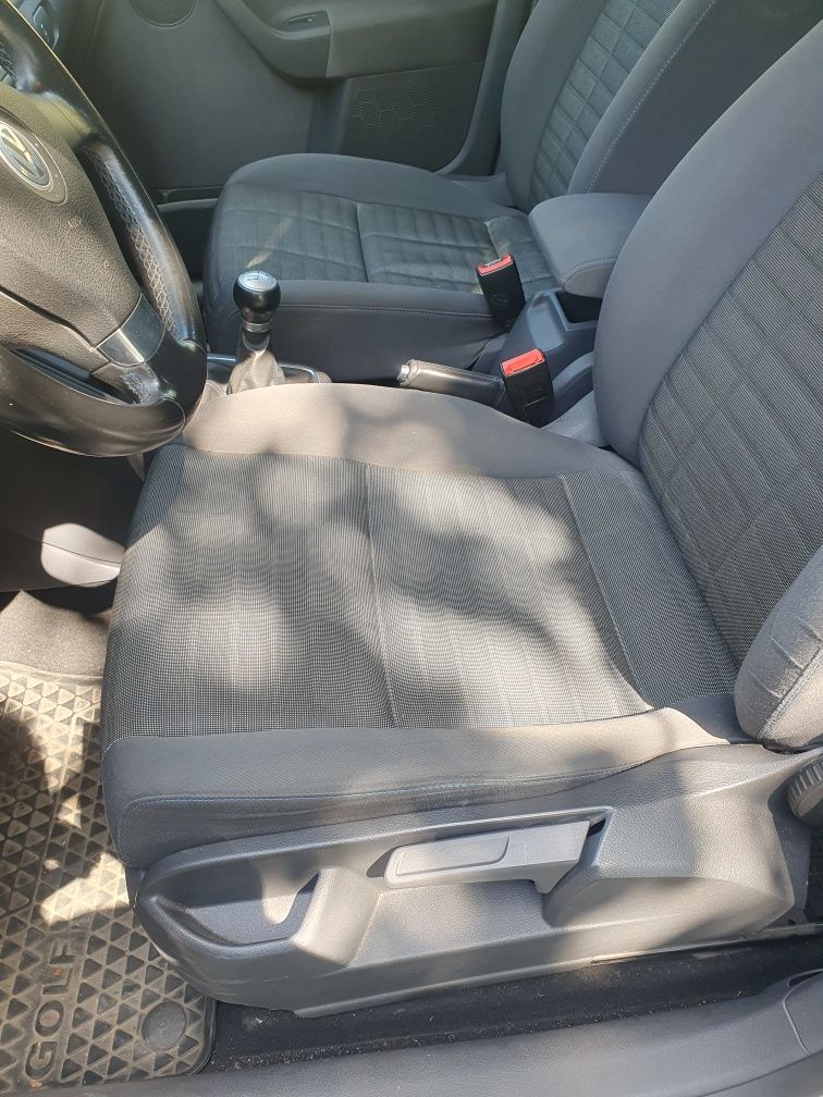 Продавам Volkswagen Golf Plus