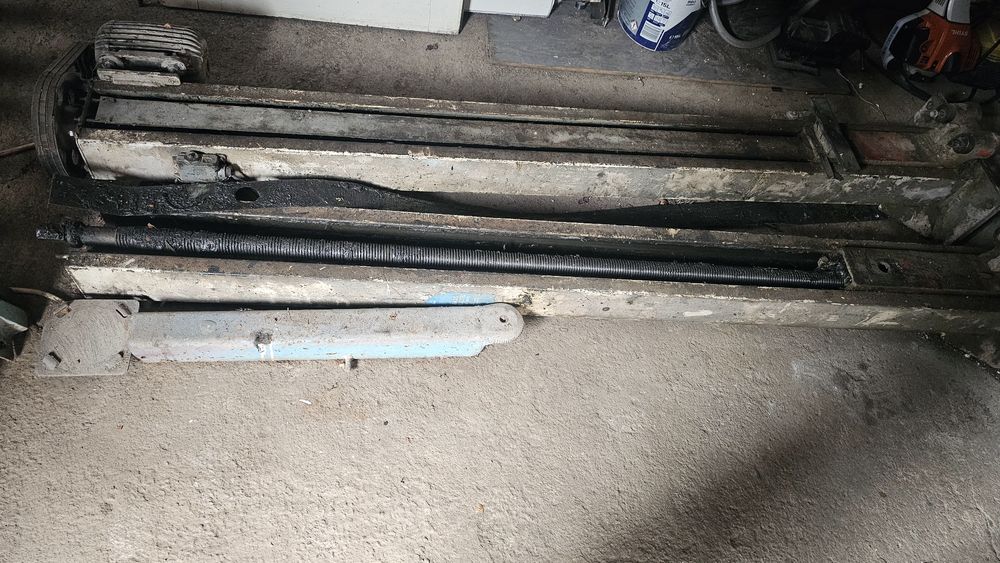 Elevator auto                   .