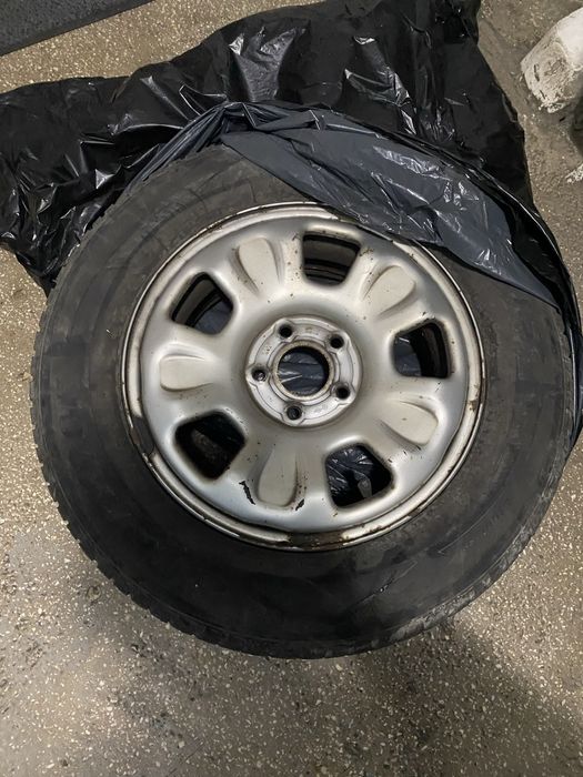 4 cauciucuri de iarna Hankook cu jante, 215 65 r16
