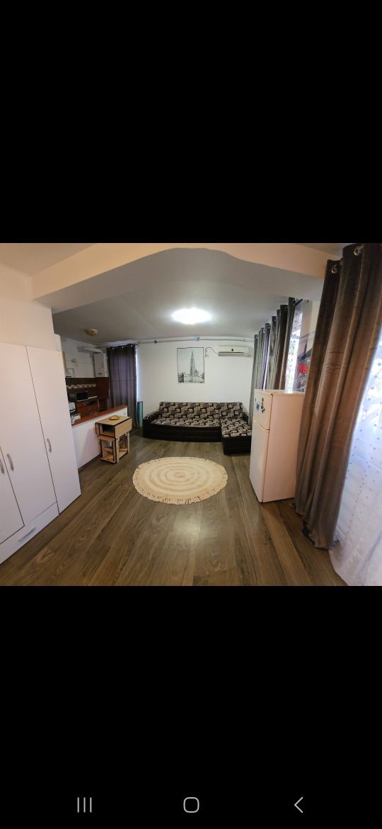 Particular închiriez garsoniera
