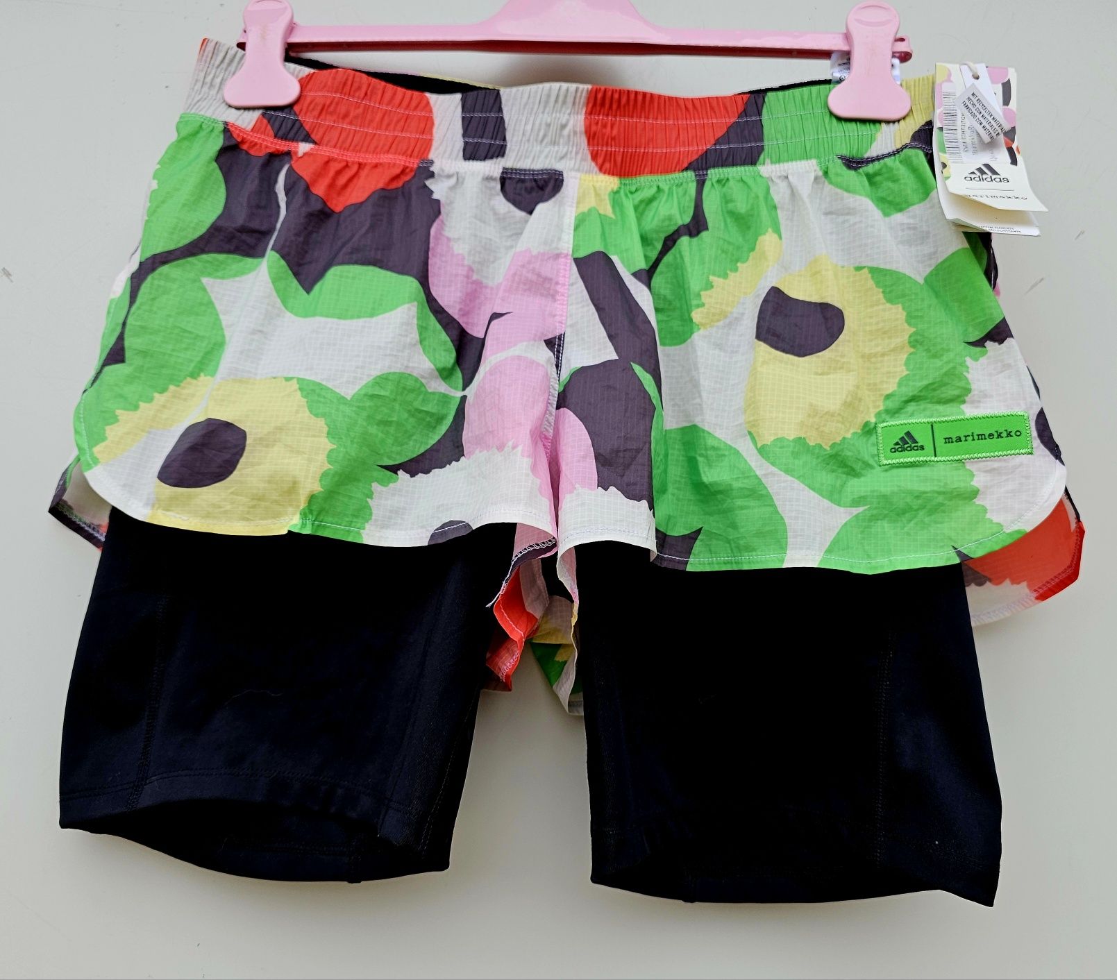 Adidas Marimekko оригинални дамски къси панталонки Л размер нови