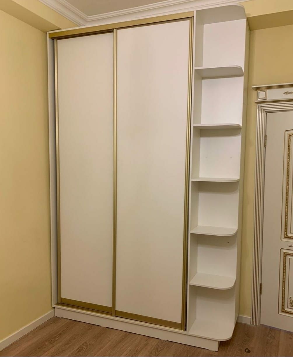 Срочно продам шкаф 70000т