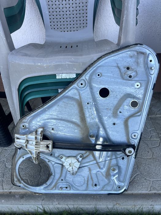 Piese Passat B5.5 aripa portiera geam macara
