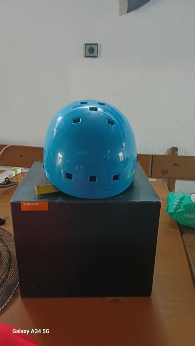 Продавам каска за ски и сноуборд