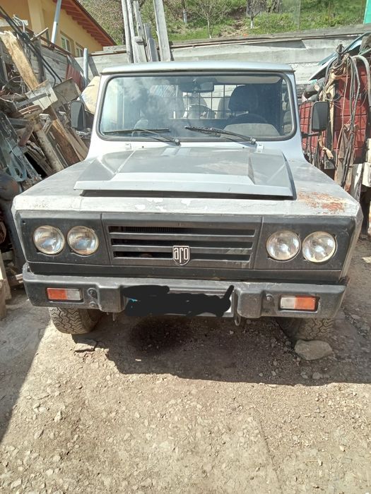 Vând aro 330 camionetă