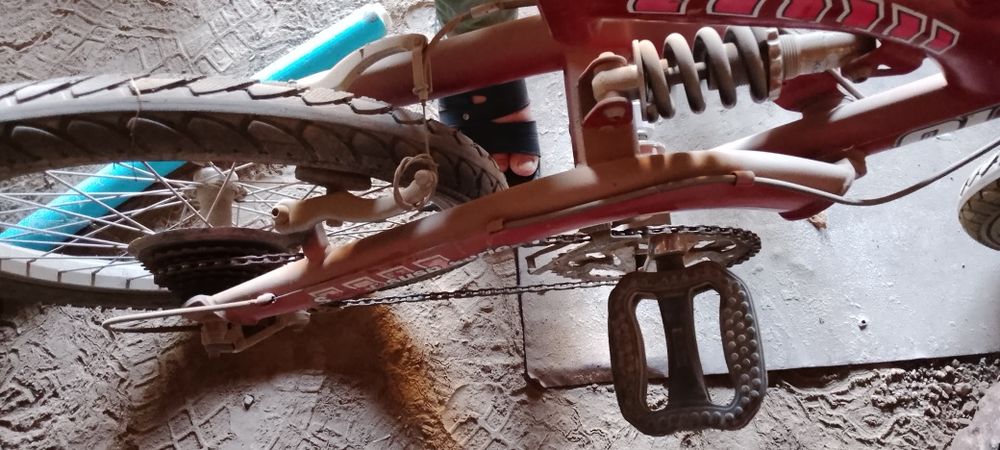 Ассалому алайкум велосипед OLINPIA сотилади оргинали биринчи чиканлари