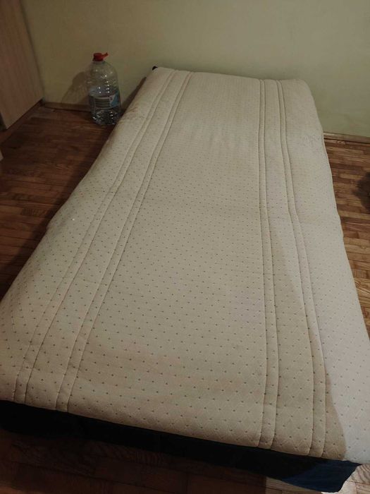 продаваме разтегателен/фотьойл легло с желязна конструкция