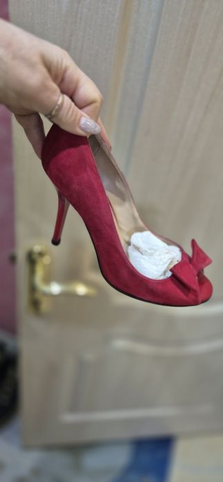 Продам  не дорого Туфли  замшевые