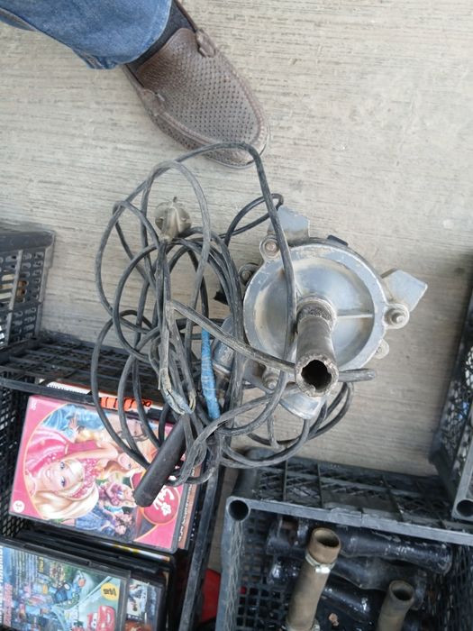 Водадиной насос .