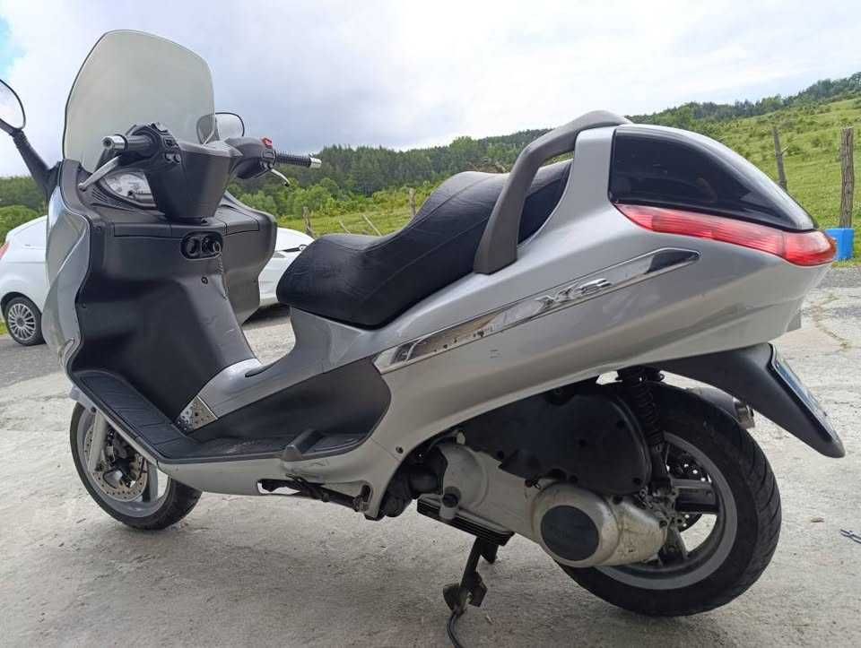 Piaggio 250cc макси скутер