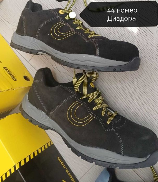 Работни  тип Асикс  -цена 69 лв DIADORA -95 - 100 лв