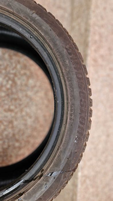 Anvelope iarnă Bridgestone 245/45/R18