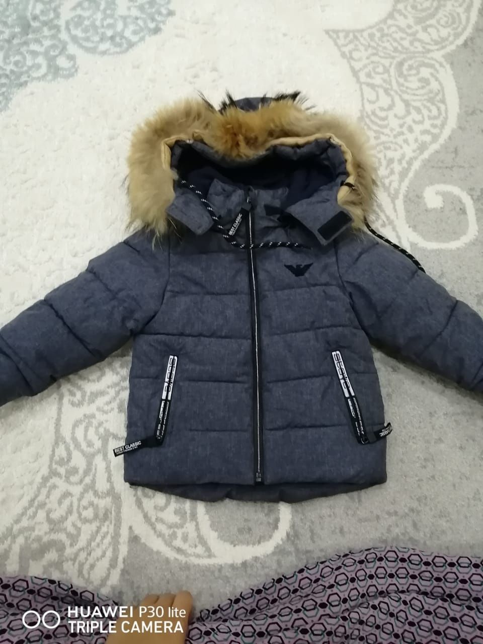 Продам детский зим куртка отл сост на возрость 2-3лет