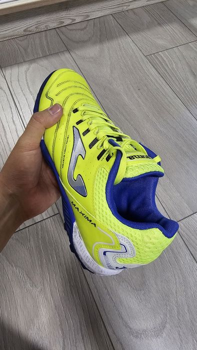 Продам бутсы футбольные