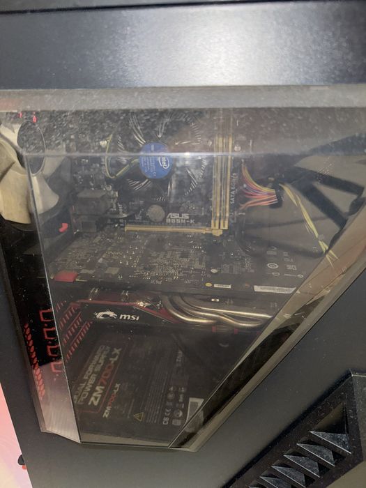 Vând Calculator Gaming + Monitor in stare perfecta de funcționare!!
