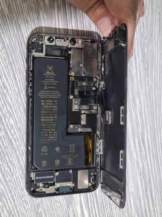 iPhone 11 Pro (Balck) Imei Otgan. iCloud Tozza Yonmebdi. Sotiladi