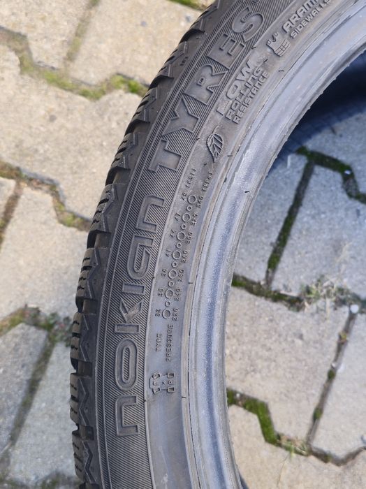 295 35 21 nokian