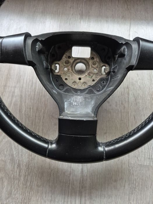 Volan piele  Volkswagen Passat B6 Jetta Golf 5