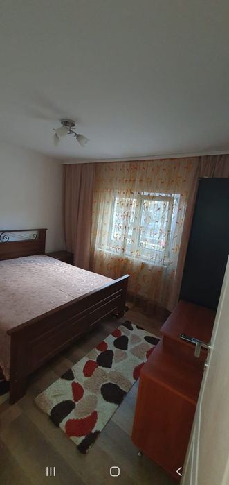 Închiriez apartament