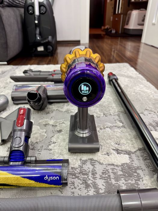 Aspirator vertical Dyson V15 absolut detect