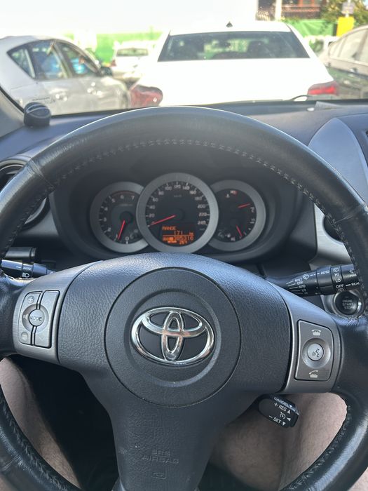 Vand / schimb toyota rav 4 4x4