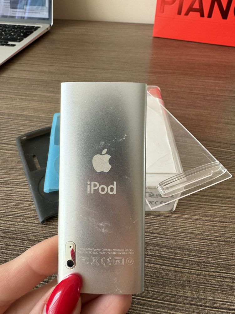 Ipod nano 16GB пълен комплект