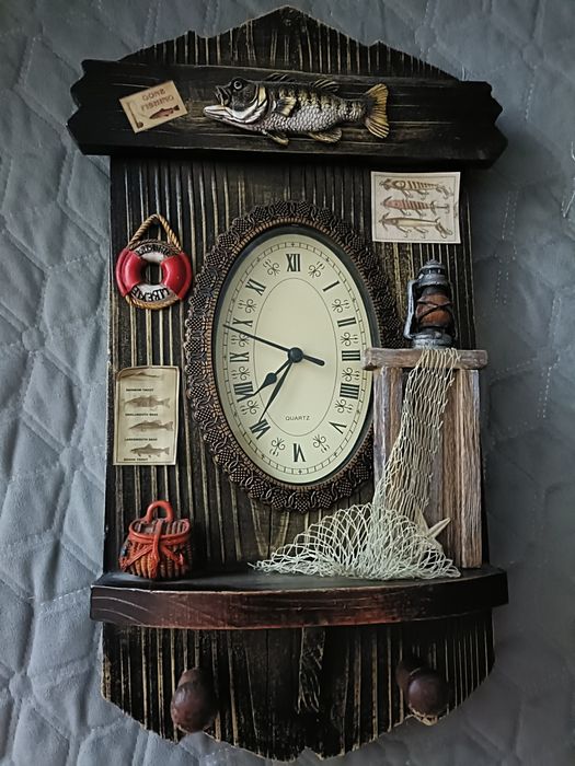 Продам ключницу с часами