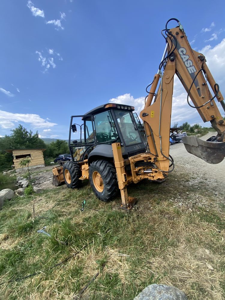 Buldoexcavator Case 695 SM