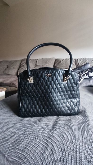 Нова чанта Guess
