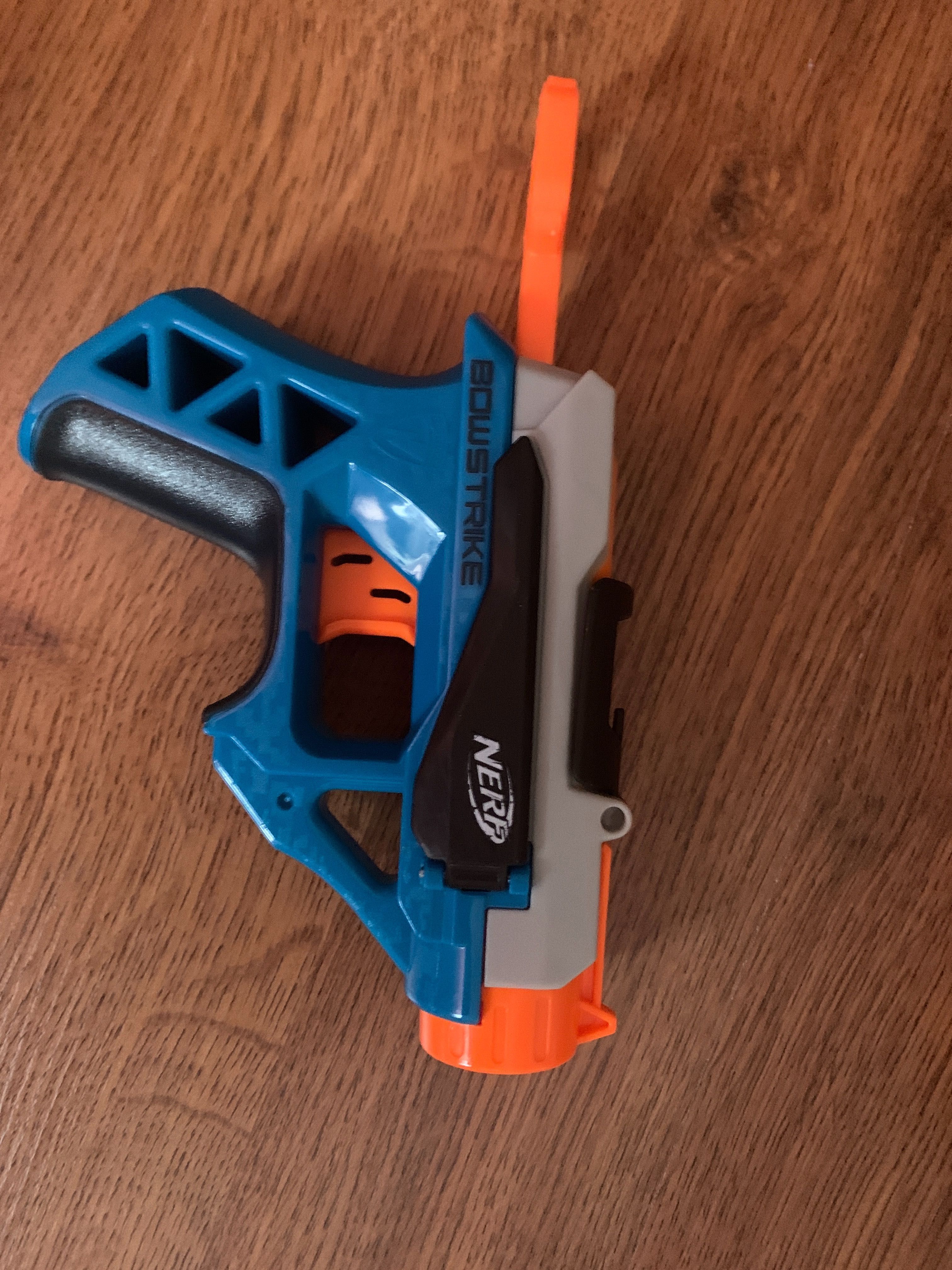 Vand pistoale nerf