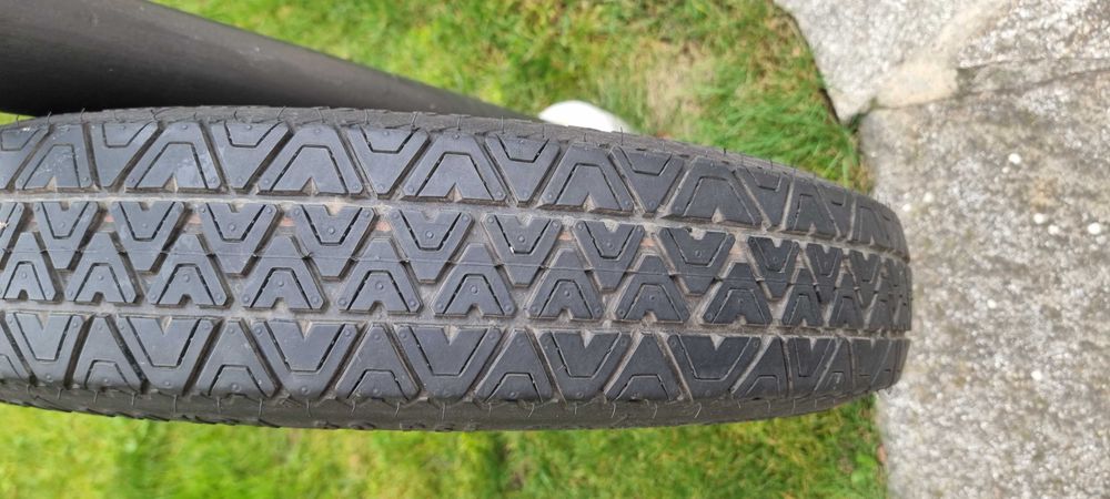 Продавам резервна гума за BMW