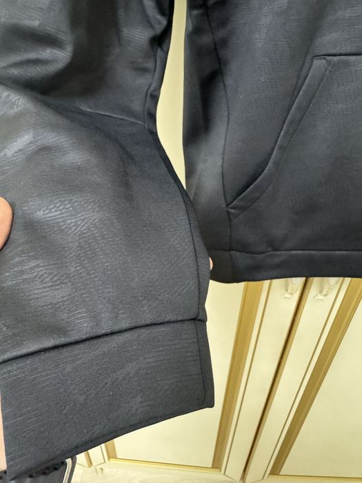 New Balance чёрное худи — оригинал, новое