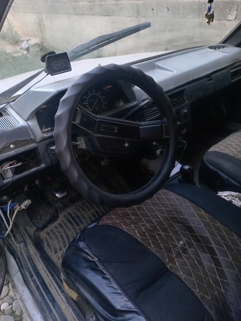 Moskvich 2141 zapchastga sotiladi