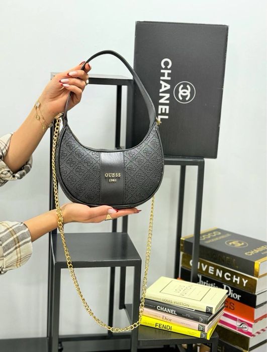 Geanta Guess noua !!! Dimensiuni 24/13 !!!