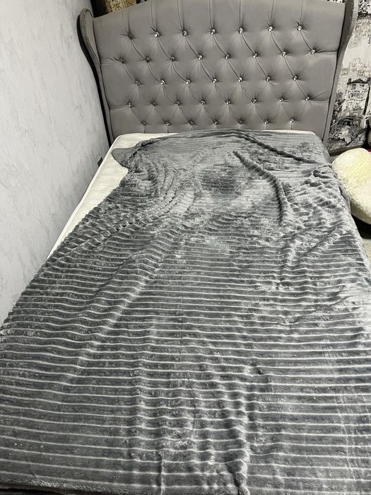 кровать продам 205x130