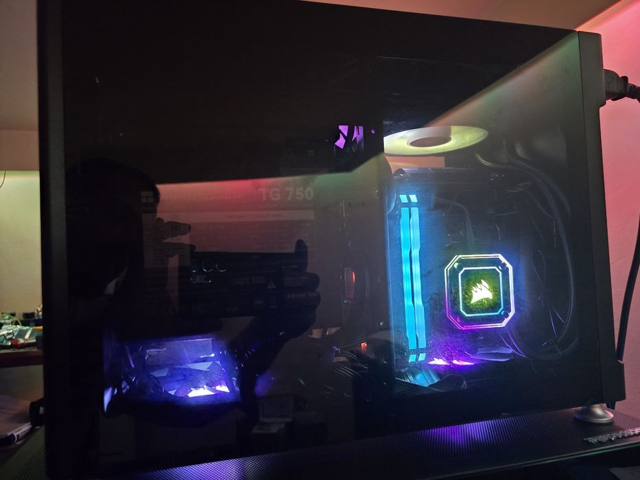 Vând gaming pc ryzen 5600x rtx 3070