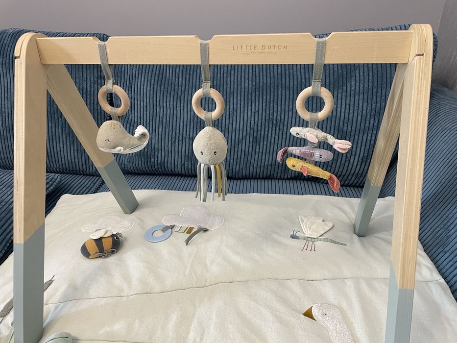 Дървена активна гимнастика и меко килимче Little Dutch