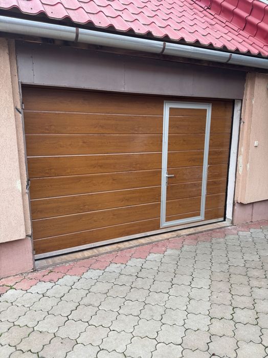 Usa garaj L2000 x H2000 cu geamuri -NOU!