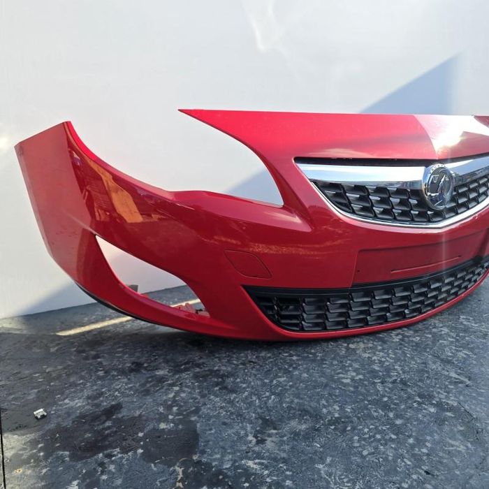 Bara fata Z50B rosu cu grile Opel Astra J