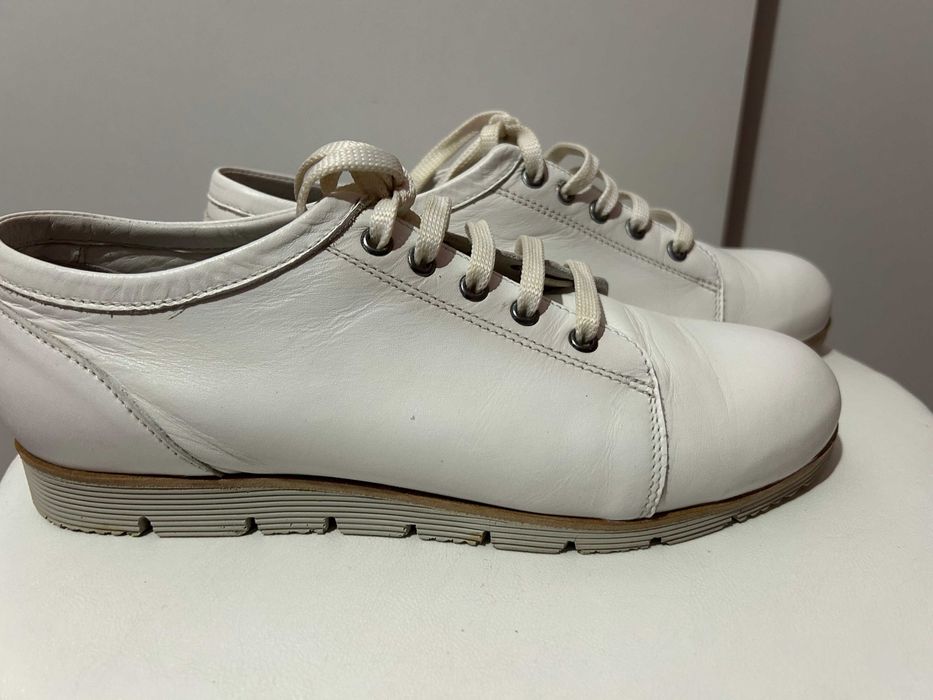 Обувки,слагани няколко пъти,напълно запазени 37,38 номер