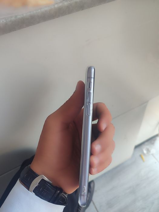 Iphone 11 hamma narsasi radnoy