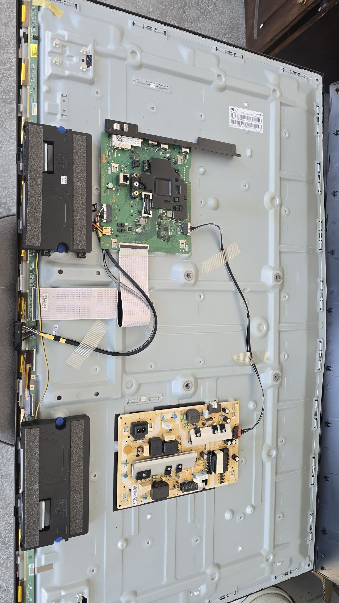 Части за телевизор Samsung TU8072 2021