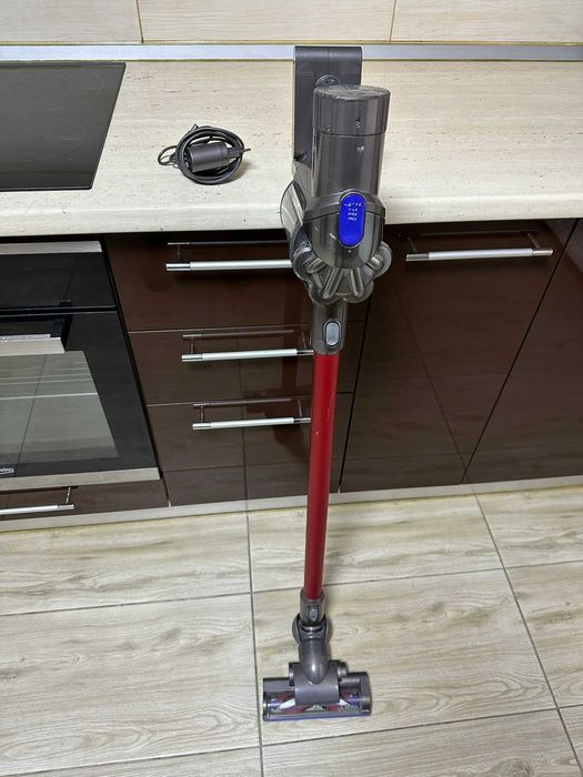 Aspirator Portabil Dyson V6 Slim