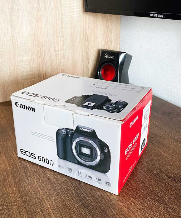 Canon EOS 600D + obiectiv EF 50mm (impecabil)