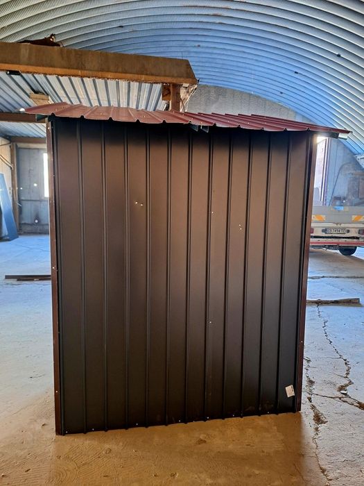 Градинска къща от подцинкована ламарина