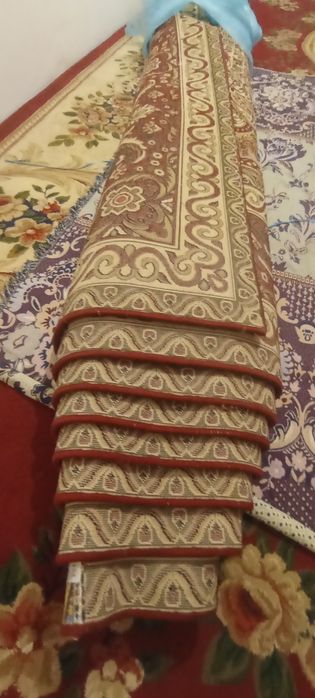 Gilam sotiladi 3m/6m