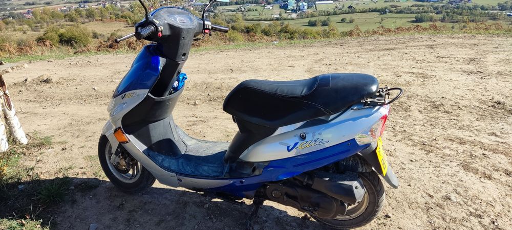 Scuter Peugeot v clic înmatriculat