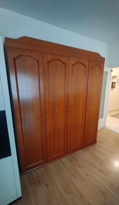 Четирикрилен гардероб